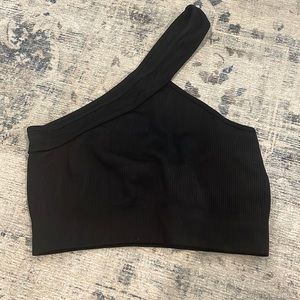 Black sports bra